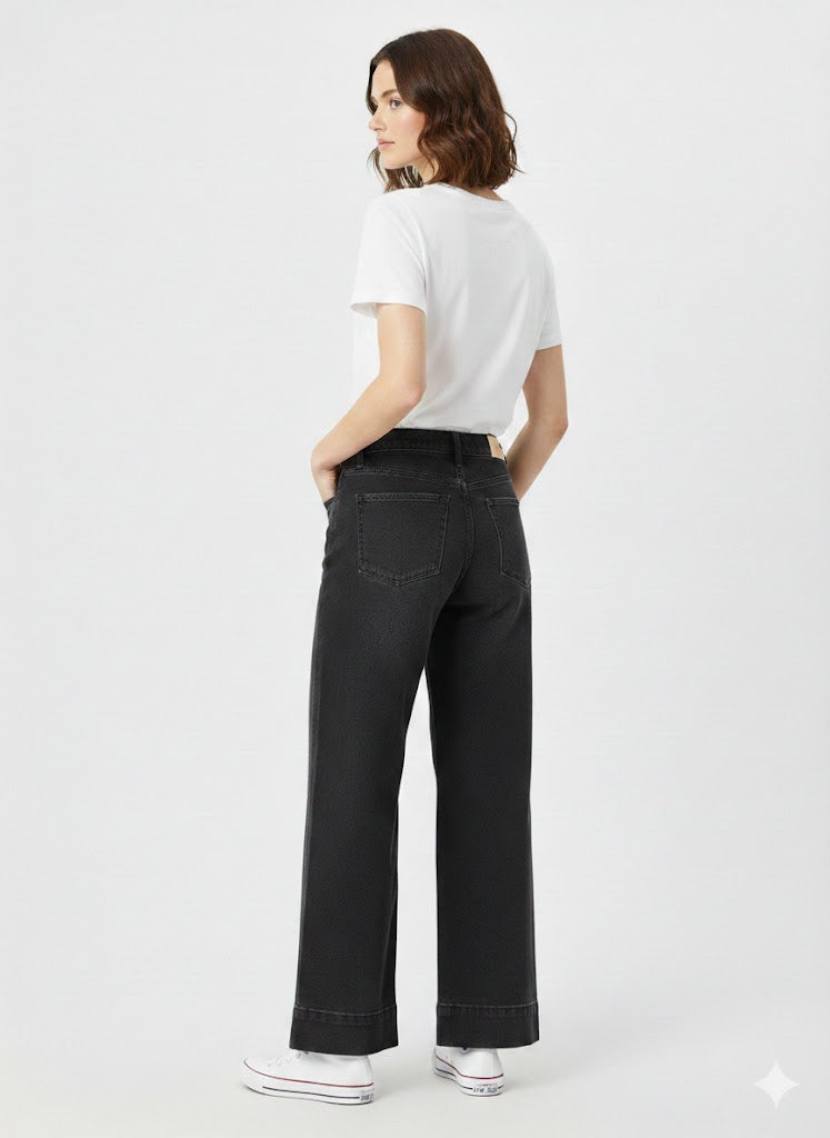Wide Leg Annie